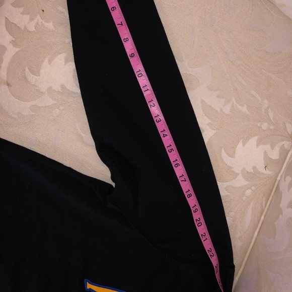 Woman’s M Warriors Pull Over 🖤💙 - Picture 6 of 7